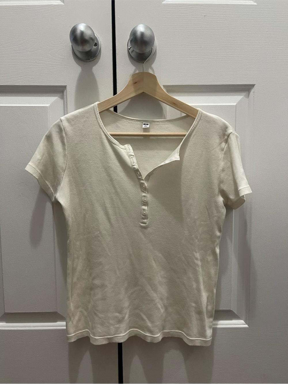 (worn 1 time) Uniqlo Cream Short-Sleeve Henley Tee with Button Placket